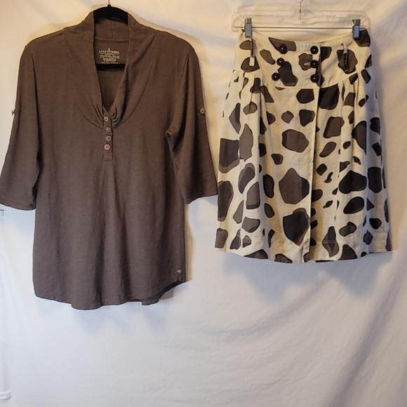 neon buddha top with button detail - Picture 8 of 8